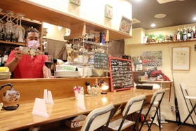 本格的な営業再開で客足が戻るか、期待と不安が交錯する飲食店=明石市内 本格的な営業再開で客足が戻るか、期待と不安が交錯する飲食店=明石市内