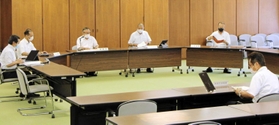 サポート利用券事業について質疑があった明石市議会の生活文化常任委員会=明石市役所 サポート利用券事業について質疑があった明石市議会の生活文化常任委員会=明石市役所