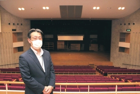 無償で貸し出される明石市立西部市民会館のホール=明石市魚住町中尾 無償で貸し出される明石市立西部市民会館のホール=明石市魚住町中尾
