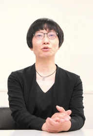 「明石は若い世代の新しさと古いものが残る街、どちらも大事にしてほしい」と語るとみさわさん=明石市相生町2 「明石は若い世代の新しさと古いものが残る街、どちらも大事にしてほしい」と語るとみさわさん=明石市相生町2