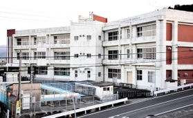 教育センターとして運用する方針が決まった旧三原志知小学校=南あわじ市志知佐礼尾 教育センターとして運用する方針が決まった旧三原志知小学校=南あわじ市志知佐礼尾