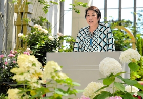 基調講演で植物館の取り組みを紹介する辻本智子プロデューサー=奇跡の星の植物館 基調講演で植物館の取り組みを紹介する辻本智子プロデューサー=奇跡の星の植物館