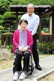 金婚を迎えた相坂有俊さん、ひさしさん=淡路市 金婚を迎えた相坂有俊さん、ひさしさん=淡路市
