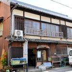 空き家を再利用した「まちなか水族館」の外観=南あわじ市福良乙