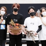 キャストの(左から)柚希礼音、浦井健治、成河、濱田めぐみ=東京都内