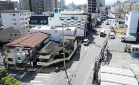 再開発の対象となっているJR芦屋駅南側周辺=芦屋市船戸町から 再開発の対象となっているJR芦屋駅南側周辺=芦屋市船戸町から