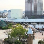 兵庫県尼崎市は2023年、市の「玄関口」となる阪神尼崎駅周辺のにぎわいづくりを本格化させる。今春には尼崎城址公園や観光案内所など14の公共施設について民間に一体運用を任せる。近くには旧城下町をほうふつとさせる寺町や商店街など観光資源も多く、小田南公園では25年にプロ野球阪神タイガースの2軍球場がオープンする。市は新たな人の流れを生みだし、南部の魅力を高める狙いだ。
