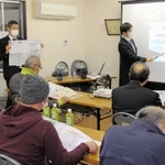洪水や土砂災害、高潮のハザードマップの更新を終えた兵庫県姫路市が、災害時に安全な知人宅などへ身を寄せる「分散避難」を啓発している。市の指定避難所は新型コロナウイルス対策で被災者の距離確保が求められ、