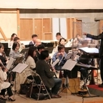 今年で創立50周年を迎えた兵庫県姫路市吹奏楽団の第50回定期演奏会が5月9日、同市西延末の市文化センターで開かれる。東京音楽大学客員教授で、アニメ「エヴァンゲリオン」シリーズの劇中歌を編曲したことで