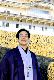 姫路ふるさと大使に就任した桂米團治さん=姫路市本町(撮影・大山伸一郎) 姫路ふるさと大使に就任した桂米團治さん=姫路市本町(撮影・大山伸一郎)