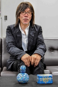 「創作には想像力と実技が必要」と話す葉山有樹さん=姫路市内 「創作には想像力と実技が必要」と話す葉山有樹さん=姫路市内