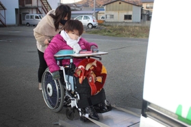 自宅へ。手助けがあれば大丈夫=姫路市内 自宅へ。手助けがあれば大丈夫=姫路市内