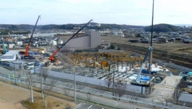 建設が進む東条地域小中一貫校の新校舎=加東市岩屋から天神方面を望む(加東市提供) 建設が進む東条地域小中一貫校の新校舎=加東市岩屋から天神方面を望む(加東市提供)