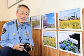 「地域に溶け込むうちに、作品が増えました」。小野の写真を撮り続ける植波博文署長=小野市中島町 「地域に溶け込むうちに、作品が増えました」。小野の写真を撮り続ける植波博文署長=小野市中島町