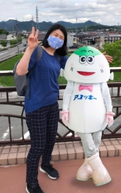 旧滝野町のマスコット「アユッキー」。現実世界にはいないが、スマホ画面の中に登場。記念写真もできる=加東市上滝野 旧滝野町のマスコット「アユッキー」。現実世界にはいないが、スマホ画面の中に登場。記念写真もできる=加東市上滝野