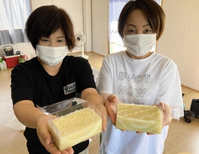 「かさいまちあそび」の一環で、手作りのせっけんを作った参加者=加西市豊倉町 「かさいまちあそび」の一環で、手作りのせっけんを作った参加者=加西市豊倉町