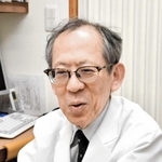 摂食障害との向き合い方を話す高宮静男院長=明石市、たかみやこころのクリニック(2019年撮影)