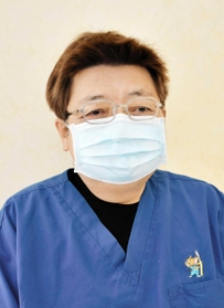 「阪神・淡路大震災で口腔ケアの重要性が認識された」と語る神戸市歯科医師会の杉村智行専務理事=神戸市須磨区 「阪神・淡路大震災で口腔ケアの重要性が認識された」と語る神戸市歯科医師会の杉村智行専務理事=神戸市須磨区