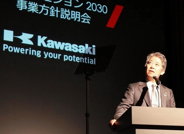 経営計画について話す川崎重工業の橋本康彦社長=11月2日、東京都港区