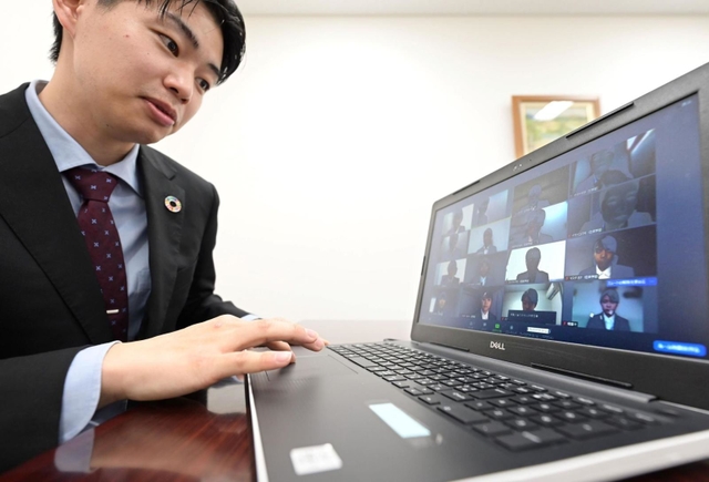 オンラインで実施されたみなと銀行の企業説明会=1日午前、神戸市中央区多聞通2(撮影・秋山亮太)