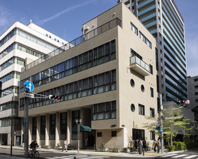 建て替えが決まった神戸銀行協会ビル。建築家長谷部鋭吉の意匠が光る。約70年にわたって地元経済界の活動を支えてきた=神戸市中央区江戸町(撮影・三津山朋彦)