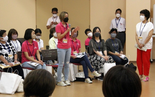 女性農業者で意見や悩みを話し合った交流会=南あわじ市志知佐礼尾、吉備国際大南あわじ志知キャンパス