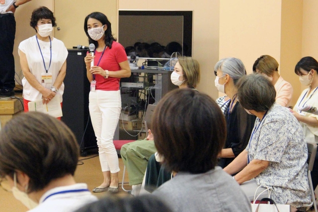 女性農業者で意見や悩みを話し合った交流会=南あわじ市志知佐礼尾、吉備国際大南あわじ志知キャンパス