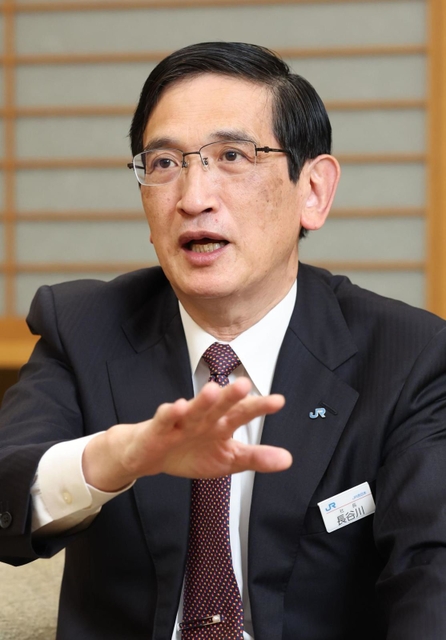鉄道開業150年の節目を迎え、インタビューに応じる長谷川一明・JR西日本社長=大阪市、JR西日本(撮影・長嶺麻子)