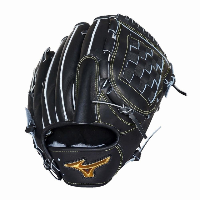 投手用の宍粟牛グラブ(ミズノ提供)