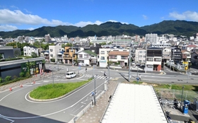県内の住宅地で上昇率トップとなったJR摩耶駅周辺=神戸市灘区灘北通5(撮影・秋山亮太) 県内の住宅地で上昇率トップとなったJR摩耶駅周辺=神戸市灘区灘北通5(撮影・秋山亮太)
