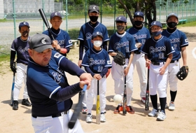 大会に向け練習に励む堤佑真選手(手前)ら神戸コスモスのナイン=神戸市西区北山台2 大会に向け練習に励む堤佑真選手(手前)ら神戸コスモスのナイン=神戸市西区北山台2