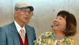 50年の歩みを朗らかに振り返る加藤武久さん、卓子さん夫妻 50年の歩みを朗らかに振り返る加藤武久さん、卓子さん夫妻