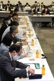地域連携の基盤づくりなどについて意見を交わした懇談会=神戸市中央区三宮町1 地域連携の基盤づくりなどについて意見を交わした懇談会=神戸市中央区三宮町1