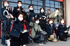 ホワイト企業大賞の特別賞を受けた安琳の社員ら=三木市別所町小林 ホワイト企業大賞の特別賞を受けた安琳の社員ら=三木市別所町小林
