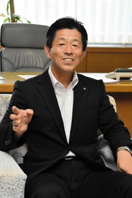 議会のあり方などを語る大西秀樹議長=三木市議会議長室 議会のあり方などを語る大西秀樹議長=三木市議会議長室