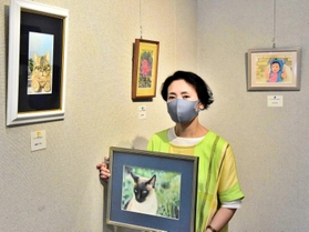 繊細なタッチで日常風景を描写した40点が並ぶ作品展=三木市上の丸町 繊細なタッチで日常風景を描写した40点が並ぶ作品展=三木市上の丸町