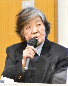 戦争の悲惨さについて語る岡本敬子さん=三木市立市民活動センター 戦争の悲惨さについて語る岡本敬子さん=三木市立市民活動センター