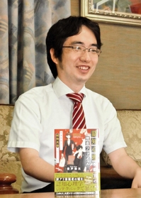 2作目を刊行したミステリー作家の貴戸湊太さん=三木市文化会館 2作目を刊行したミステリー作家の貴戸湊太さん=三木市文化会館