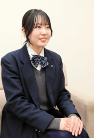 芸術関係の道に進む金川杏花さん=三木市役所 芸術関係の道に進む金川杏花さん=三木市役所