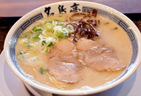 関西に初進出した「名島亭」の豚骨ラーメン=西宮市田中町