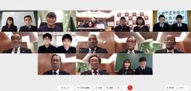 各校と議場をオンラインでつないだ(三田市提供) 各校と議場をオンラインでつないだ(三田市提供)