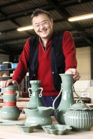 陶芸家の伊藤瑞宝さん=三田市四ツ辻 陶芸家の伊藤瑞宝さん=三田市四ツ辻