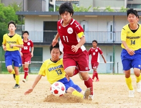 3点目を決めたキャプテン姫田琢斗さん=富士中学校 3点目を決めたキャプテン姫田琢斗さん=富士中学校