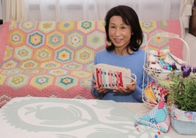 「縫うのが好きすぎてあっという間に時間がたつ」と話す浜場さん=三田市 「縫うのが好きすぎてあっという間に時間がたつ」と話す浜場さん=三田市