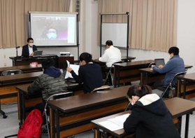 1次審査を通過し、事業計画策定のセミナーを受講する参加者ら=佐用町佐用、佐用町商工会 1次審査を通過し、事業計画策定のセミナーを受講する参加者ら=佐用町佐用、佐用町商工会