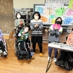 播磨特別支援学校(兵庫県たつの市揖西町中垣内)の寄宿舎で生活を送った今春の高等部卒業生が、巣立ちを前に完成させた歌がある。タイトルは「ゆう・あいのうた」で、同じく寄宿舎で暮らす在校生も協力した。