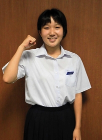 全国中学校体育大会の競泳女子800メートル自由形に出場する岡本和奈さん=福崎町役場 全国中学校体育大会の競泳女子800メートル自由形に出場する岡本和奈さん=福崎町役場