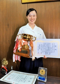 「声楽の甲子園」に2年連続で出場する横川温花さん=赤穂高校 「声楽の甲子園」に2年連続で出場する横川温花さん=赤穂高校