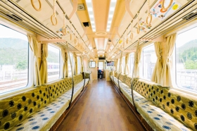 あまつぼしの車内(智頭急行提供) あまつぼしの車内(智頭急行提供)