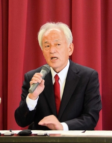 太子町長選への立候補を会見で表明する沖汐守彦氏=太子町東南、町商工会館 太子町長選への立候補を会見で表明する沖汐守彦氏=太子町東南、町商工会館